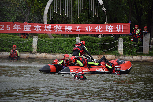首次引入載重無人機實施孤島高效救援.jpg