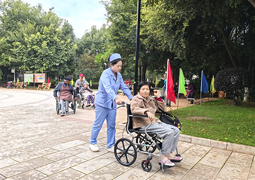 玉溪市社會福利服務中心打造老年人幸福家園.jpg