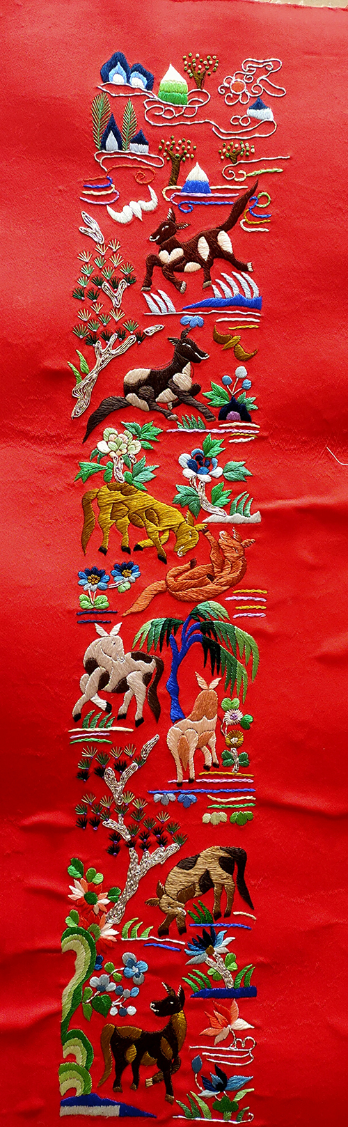 針藏萬(wàn)物 線繡彝鄉(xiāng)1.jpg