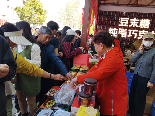 通海迎春花街人氣旺.jpg 通海迎春花街人氣旺.jpg