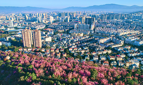 城鄉(xiāng)共融天地闊 滇中名城煥新顏.jpg