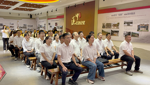 奮進新征程 建功新時代1.jpg